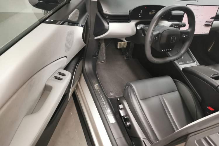 Used Zeekr 007 2024 Rear-Drive Enhanced Version 75 kWh
