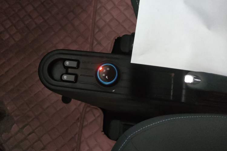 Used Wuling Hongguang MINIEV 2020 Enjoyment Model Lithium Iron Phosphate Gear Lever