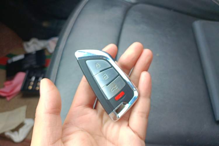 Used Kia Sportage R 2015 2.0L Automatic Two-Wheel Drive DLX Model Vehicle Key