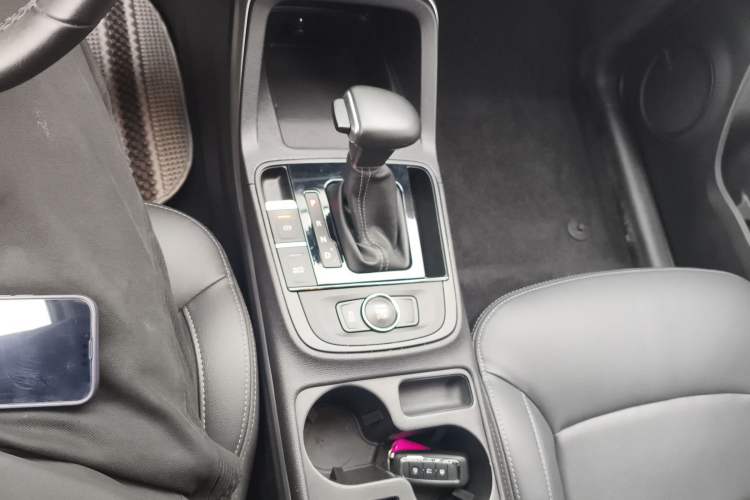 Used Qoros 5 2018 Revised Version 1.6T Automatic Leading Edition Gear Lever