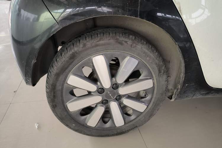 Used ORA Black Cat 2021 351 km Standard Version Right Rear Wheel Hub