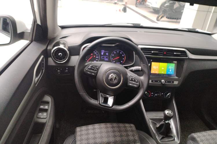 Used MG ZS 2018 1.5L Manual 65-inch Giant-Screen Sunroof Version China V Standard
