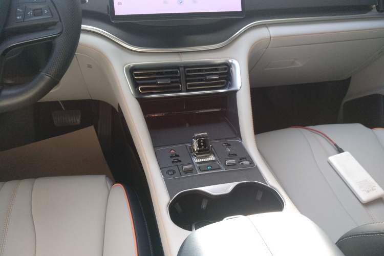 Used BYD Song PLUS New Energy 2023 Champion Edition DM-i 110KM Flagship Model Gear Lever