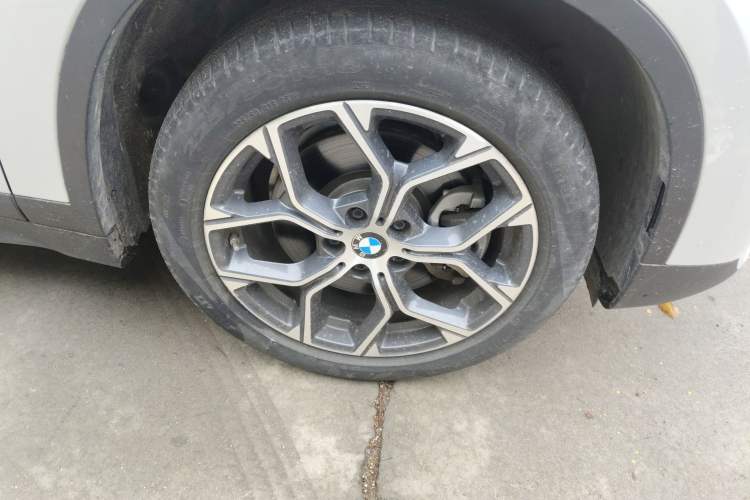 Used BMW X1 2022 sDrive25Li Leading Model Right Front Wheel Hub