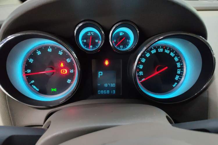 Used Buick GT 2013 GT 1.6L Automatic Fashion Edition Instrument Cluster