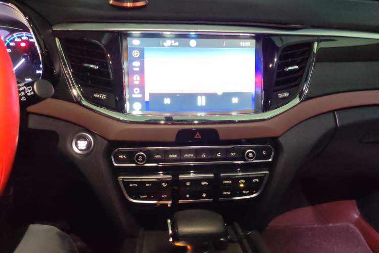 Used GAC Trumpchi GS8 2017 320T Two-Wheel Drive Luxury Smart Connectivity Version (7 Seats)
