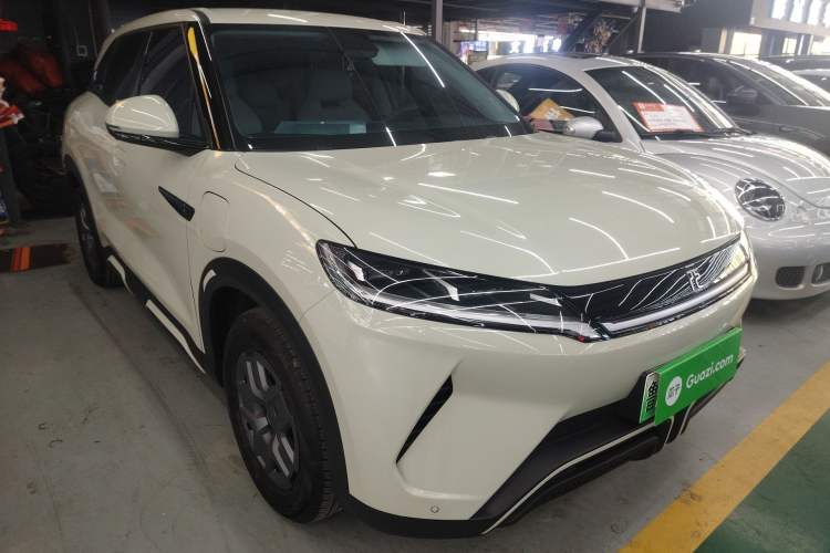 Used BYD Yuan UP 2024 401 km Active Version Front Right 45 Deg