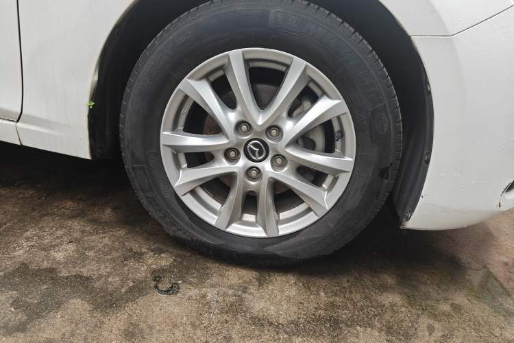 Used Mazda 3 Axela 2017 Hatchback 1.5L Manual Comfort Edition China V Right Front Wheel Hub