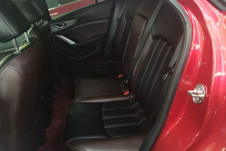 Used Mazda CX-4 2018 2.0L Automatic Two-Wheel Drive Blue Sky Dynamic Version China VI Standard Left Rear Seat