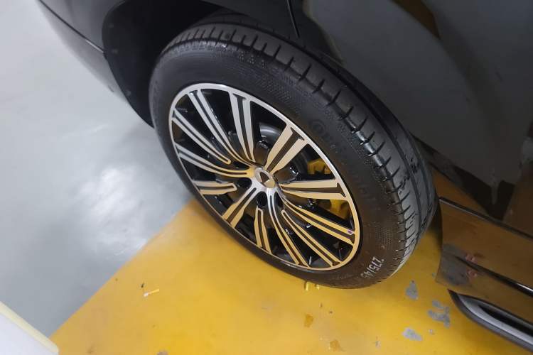 Used Denza N9 2025 Prestige Version
