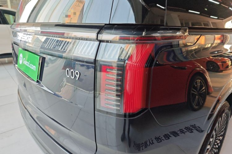 Used Zeekr 009 2024 7-Seater Aisle Version 108 kWh