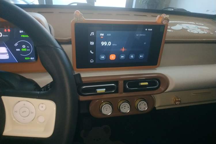 Used Wuling Hongguang MINIEV 2024 3rd Generation 215km Advanced Version Audio And AC Panel