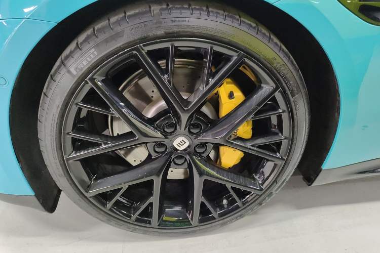 Used Xiaomi Auto SU7 2024 Four-Wheel Drive Ultra-Long Range Advanced Intelligent Driving Max Edition Left Front Wheel Hub