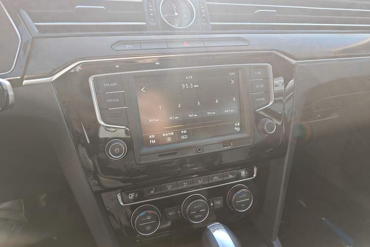 Used Volkswagen Magotan 2017 330TSI DSG Luxury Model
