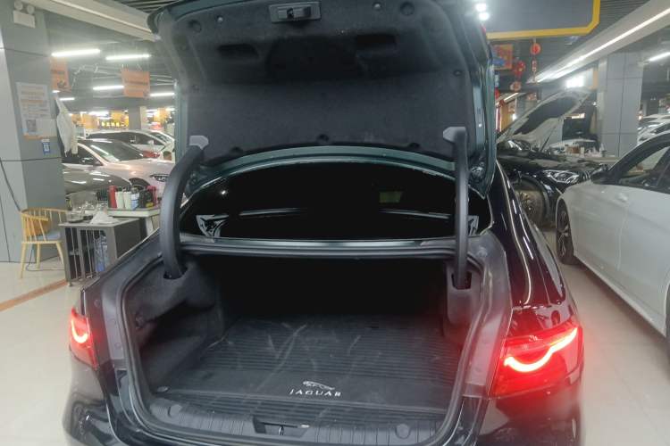 Used Jaguar XFL 2021 XFL 2.0T P250 Two-Wheel-Drive Elite Sport Edition
