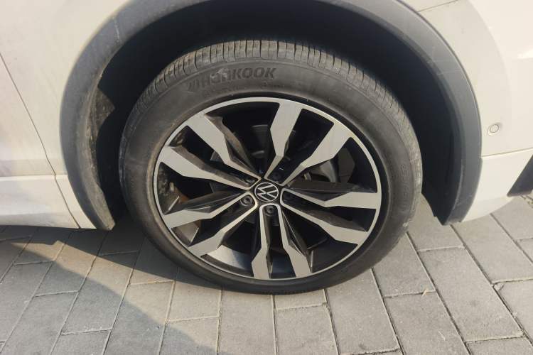 Used Volkswagen Tiguan L 2021 330TSI Automatic Two-Wheel Drive R-Line Enhanced Edition