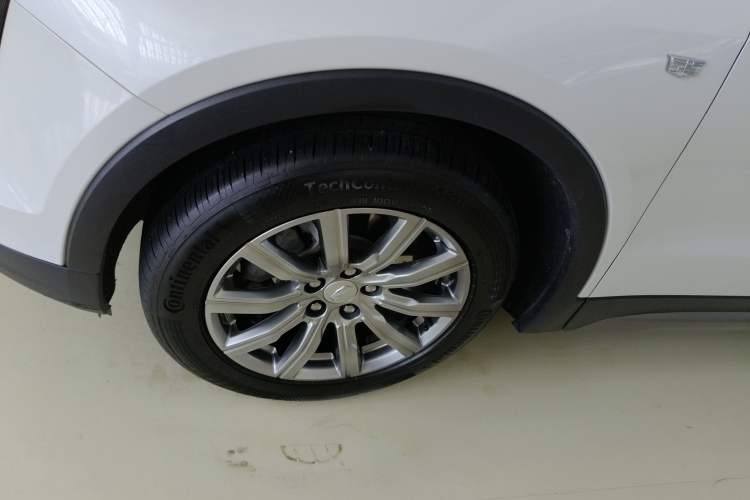 Used Cadillac XT4 2021 28T Two-Wheel Drive Leading Version Left Front Wheel Hub