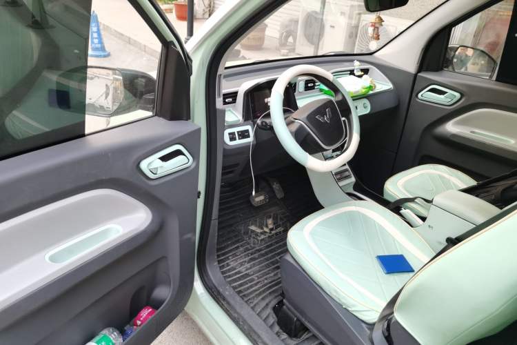 Used Wuling Hongguang MINIEV 2021 Macaron Premium Model – Lithium Iron Phosphate Driver Seat