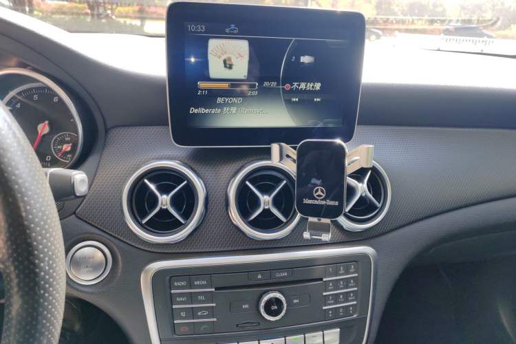 Used Mercedes-Benz GLA 2017 GLA 200 Sport Edition Audio And AC Panel