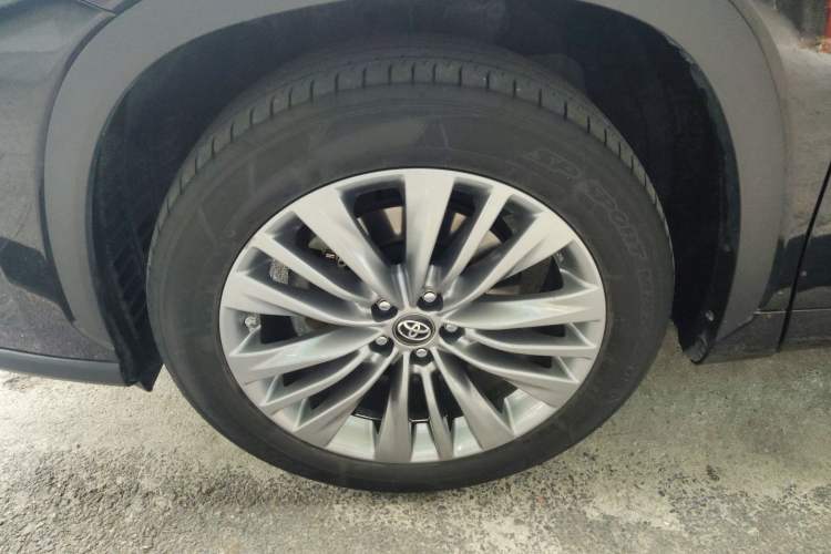 Used Toyota Highlander 2022 Dual-Engine 2.5L Four-Wheel Drive Prestige Version 7 Seats