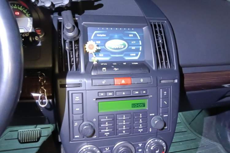 Used Land Rover Freelander 2 2011 3.2L i6 SE Gasoline Version Audio And AC Panel