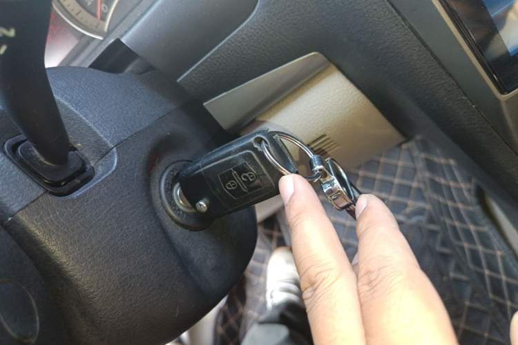 Used Bestune B50 2012 1.6L automatic with sunroof
