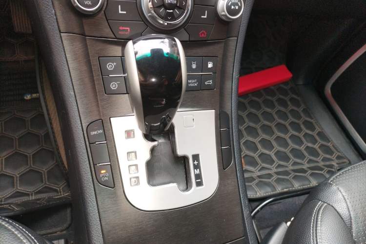 Used Luxgen Great 7 SUV 2012 Limited-Edition Sharp Model 2.2T Two-Wheel Drive Smart Version
