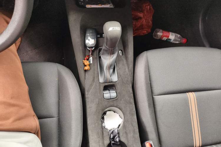 Used Toyota Levin 2024 Smart Electric Hybrid Dual-Engine 1.8L Luxury Edition Gear Lever