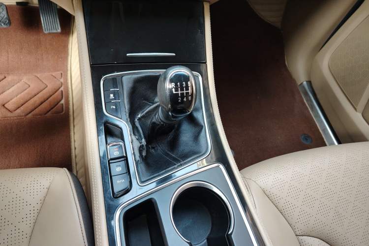 Used Baojun 730 2017 1.5T Manual Style 7 Seats China V
