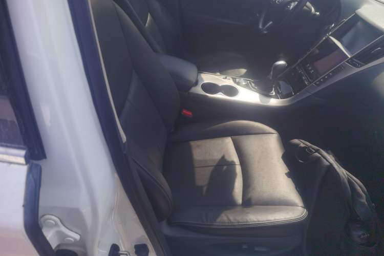 Used Infiniti Q50L 2015 2.0T Enjoyment Edition Right Front Seat