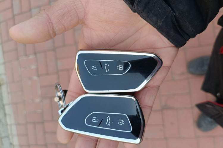 Used Volkswagen Talagon 2022 380TSI Four-Wheel Drive Luxury "Jiajing" Edition Pro 6 Seats Vehicle Key