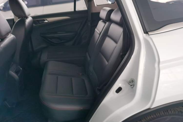 Used CHANGAN CS75 2014 2.0L Manual Luxury Version China V Standard