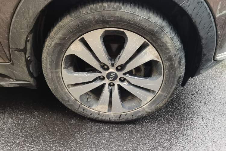 Used Kia Sportage R 2012 2.0L Automatic Two-Wheel Drive NAVI Right Front Wheel Hub