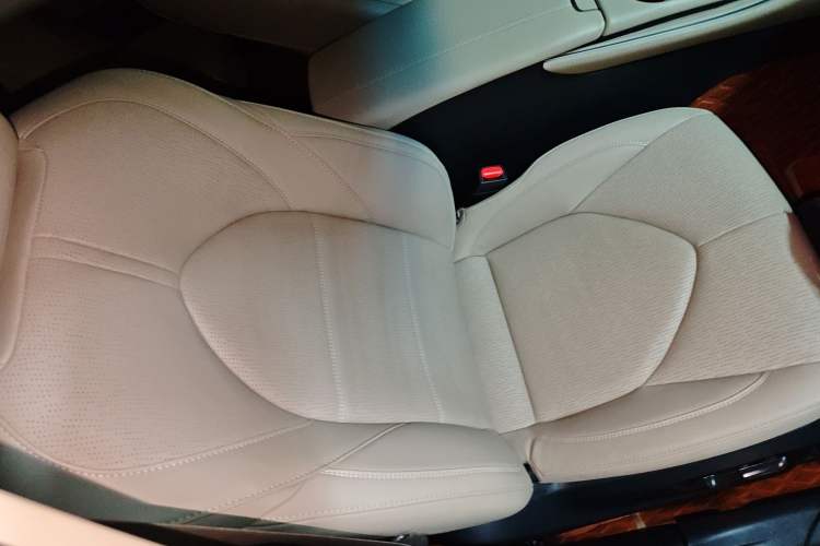 Used Toyota Avalon 2023 2.0L Luxury Edition Right Front Seat