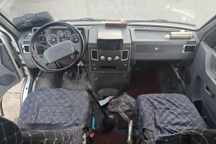 Used Iveco Daily 2014 2.5T-A35 NJ6484ACM47Z4
