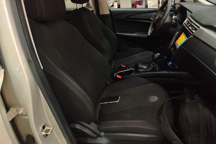 Used Roewe i5 2020 1.5L Automatic 4G Connected Linghao Edition Right Front Seat