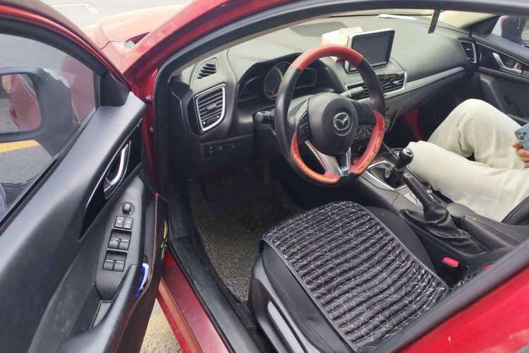 Used Mazda 3 Axela 2016 Sedan 1.5L Manual Comfort Model Driver Seat