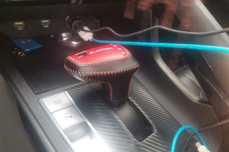 Used Hyundai Elantra 2022 1.5L CVT LUX Prestige Edition Gear Lever