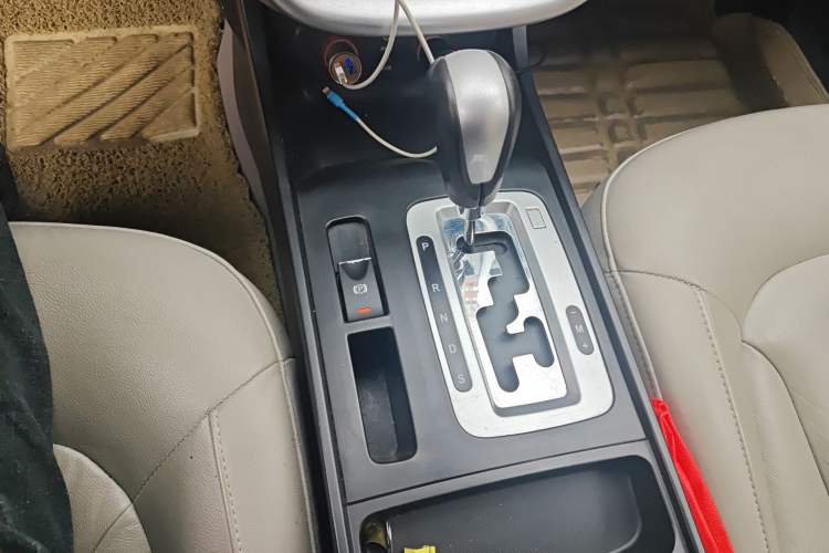 Used Bestune X80 2013 2.0L automatic luxury version