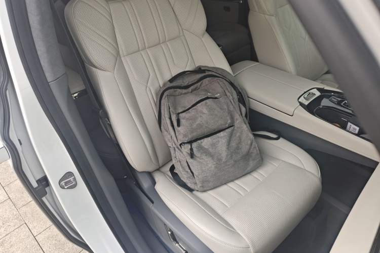 Used Zeekr 009 2022 WE Edition
