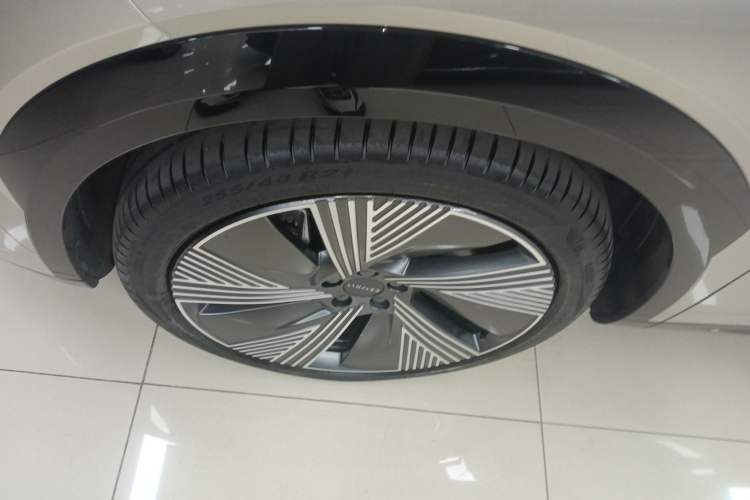 Used Lynk & Co 08 EM-P 2023 220km All-Wheel-Drive Performance Halo