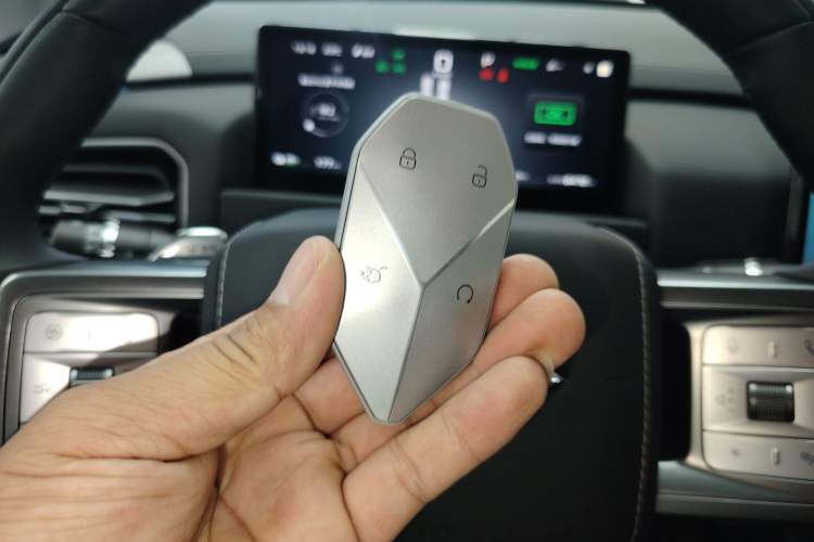 Used Formula Leopard Titanium 3 2025 501 km All-Wheel Drive Intelligent Driving Max Edition