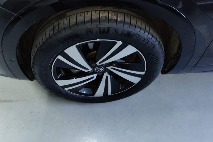 Used Volkswagen Tavendor 2024 Facelifted 380TSI All-Wheel Drive R-Line Cruise Premium Edition