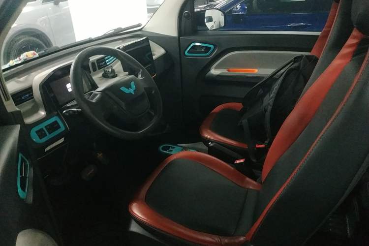 Used Wuling Hongguang MINIEV 2020 Zizai Version Lithium-NMC Left Front Seat