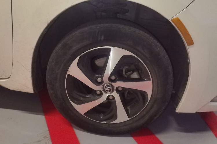 Used Toyota Levin 2017 Revised Dual-Engine 1.8H GS E-CVT Elite Sunroof Version China V Standard