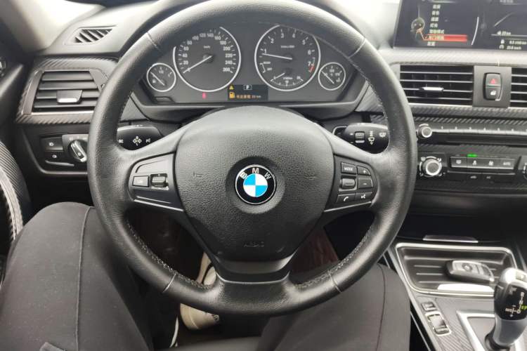 Used BMW 3 Series 2015 320i Active Edition
