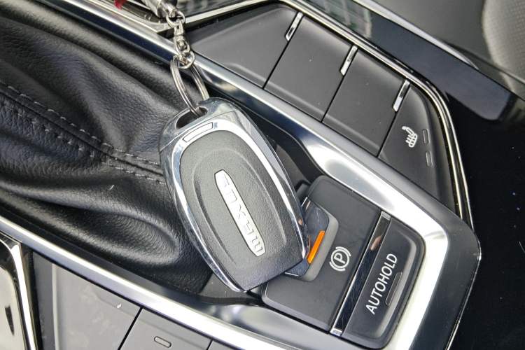 Used SAIC MAXUS D60 2019 1.5T Automatic Luxury Edition 5-seater