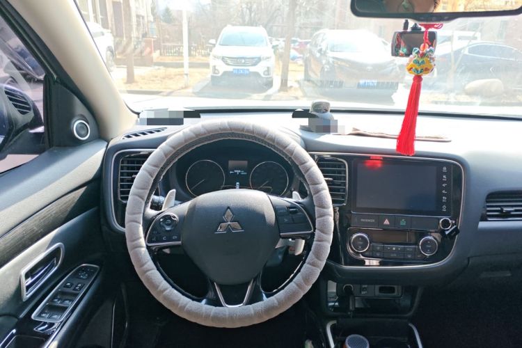 Used Mitsubishi Outlander 2019 2.4L 4x4 Zhi Xiang Edition 7 Seats China VI Standard
