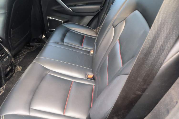 Used Geely Auto Emgrand X7 Sport 2018 1.8TD Automatic Two-Wheel Drive Smart Connect 4G Internet Edition
