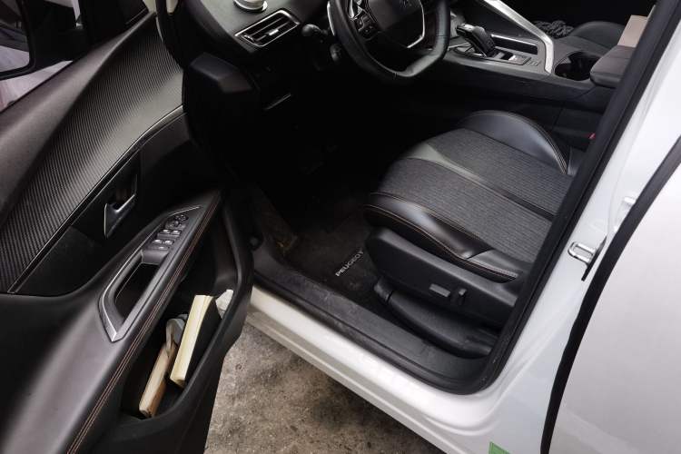 Used Peugeot 4008 2017 350THP Elite Edition Driver Seat